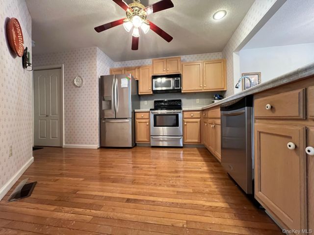 508 Somerset Court, Fishkill, NY 12524