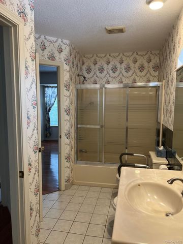 508 Somerset Court, Fishkill, NY 12524