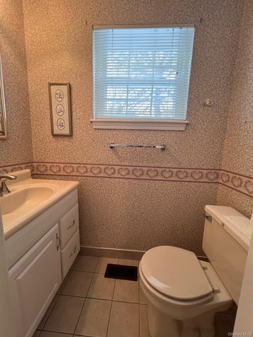 508 Somerset Court, Fishkill, NY 12524