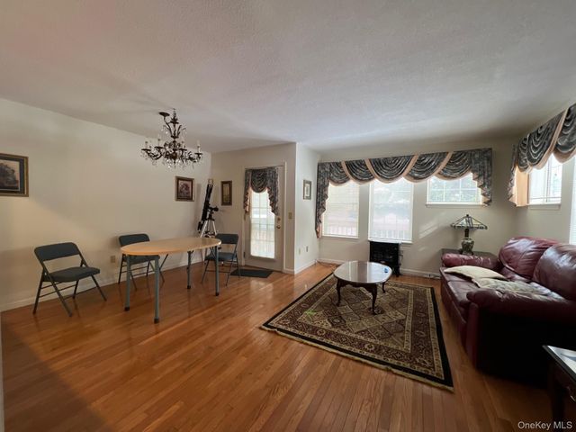 508 Somerset Court, Fishkill, NY 12524