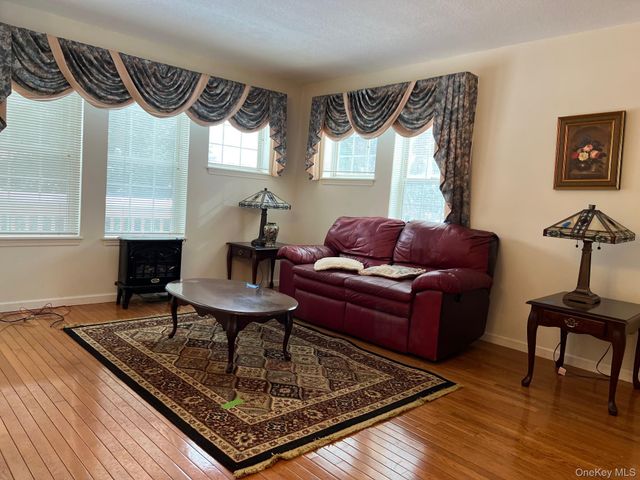 508 Somerset Court, Fishkill, NY 12524