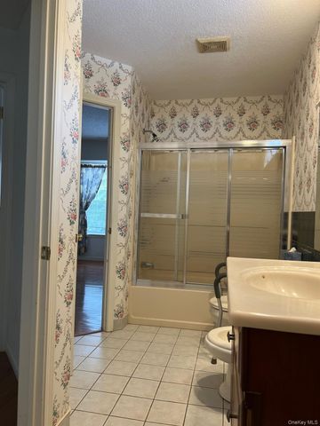 508 Somerset Court, Fishkill, NY 12524