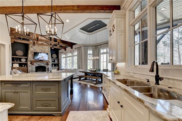 989 Crescent River Pass, Suwanee, GA 30024