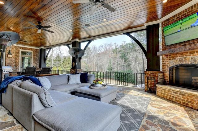 989 Crescent River Pass, Suwanee, GA 30024