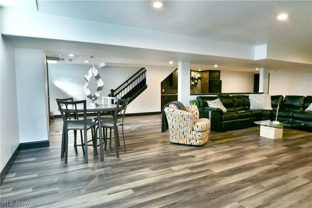4885 Treeline Trail, New Middletown, OH 44442