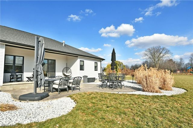 4885 Treeline Trail, New Middletown, OH 44442