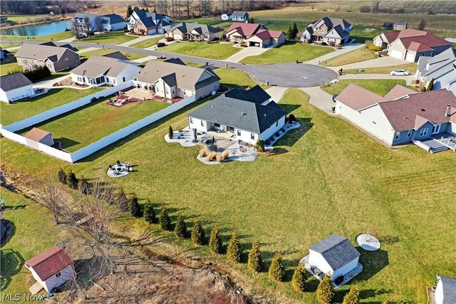 4885 Treeline Trail, New Middletown, OH 44442