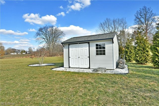4885 Treeline Trail, New Middletown, OH 44442