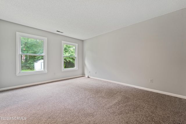 2666 Idlebrook Circle, Midway Park, NC 28544