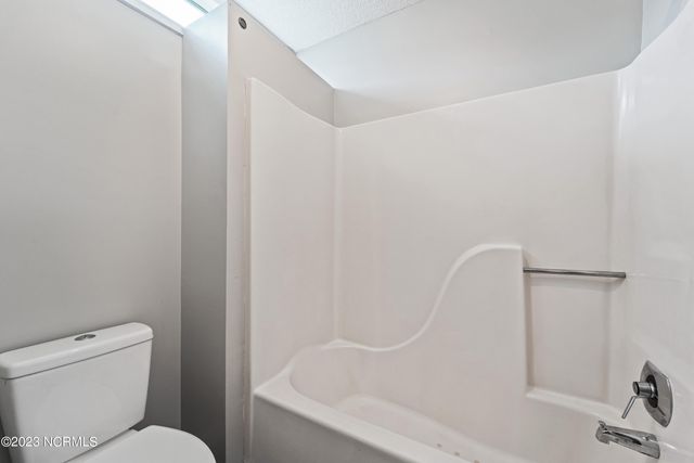 2666 Idlebrook Circle, Midway Park, NC 28544