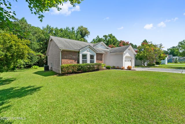2666 Idlebrook Circle, Midway Park, NC 28544