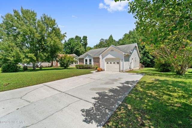 2666 Idlebrook Circle, Midway Park, NC 28544