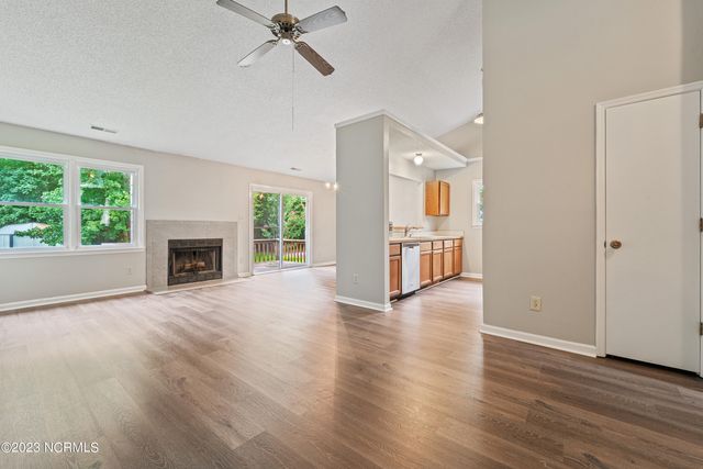 2666 Idlebrook Circle, Midway Park, NC 28544