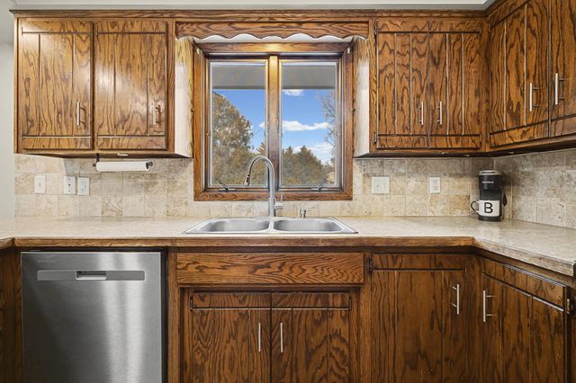 521 Mcdevitt Street, Shakopee, MN 55379