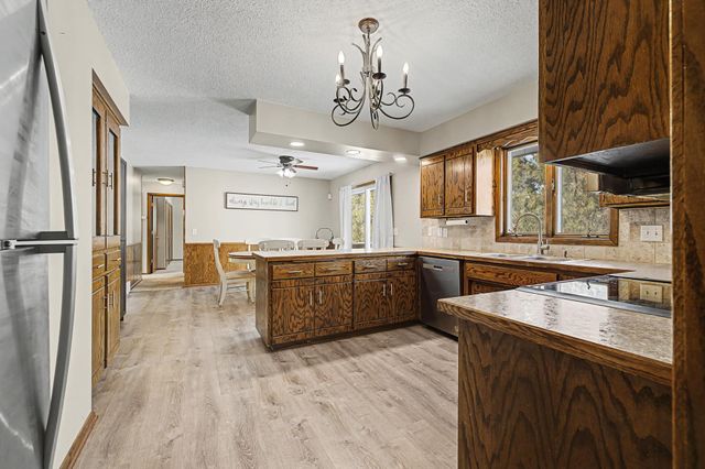 521 Mcdevitt Street, Shakopee, MN 55379