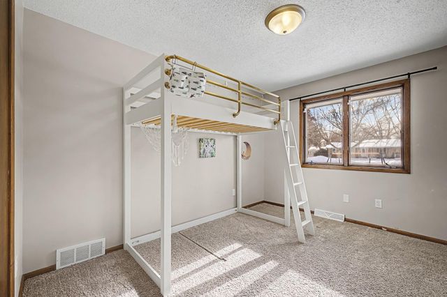 521 Mcdevitt Street, Shakopee, MN 55379