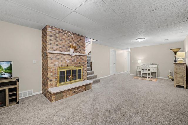 521 Mcdevitt Street, Shakopee, MN 55379