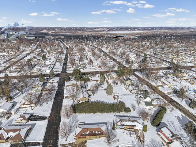 521 Mcdevitt Street, Shakopee, MN 55379