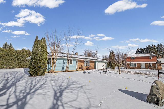 521 Mcdevitt Street, Shakopee, MN 55379