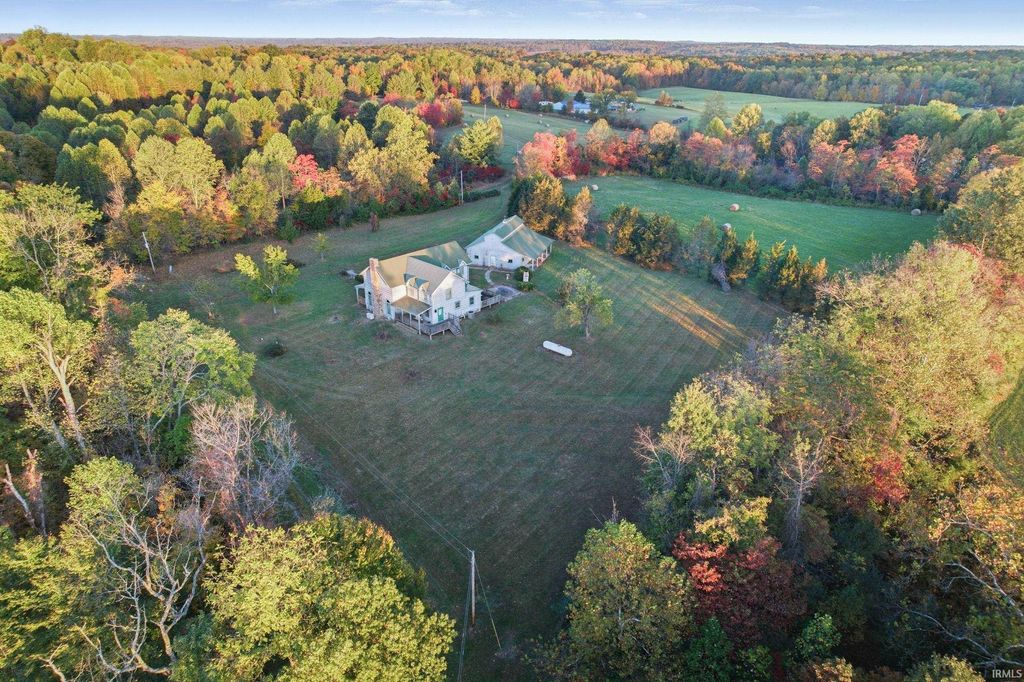11136 Fiscus Cemetery Road, Coal City, IN 47427