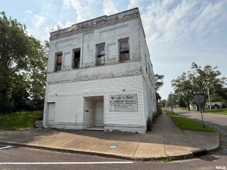 2022 W LINCOLN Avenue, Peoria, IL 61605