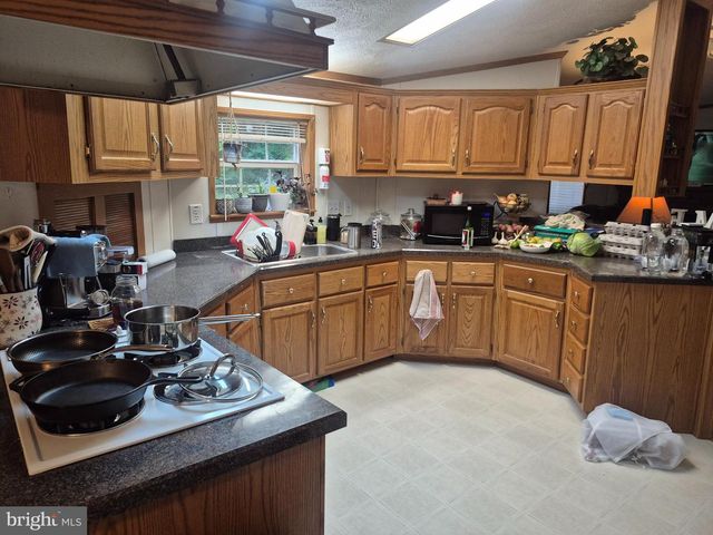 83 MILLER LN, Honey Brook, PA 19344