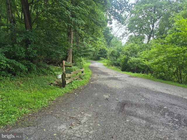 83 MILLER LN, Honey Brook, PA 19344