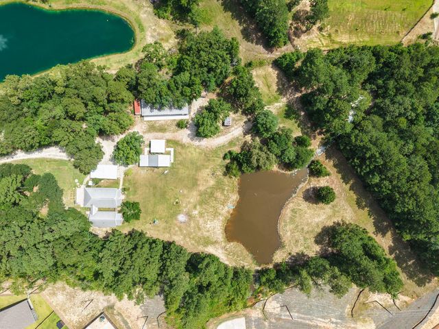 7420 Jackson Road, Montgomery, TX 77316