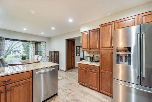 7932 112th AVENUE, Pleasant Prairie, WI 53158