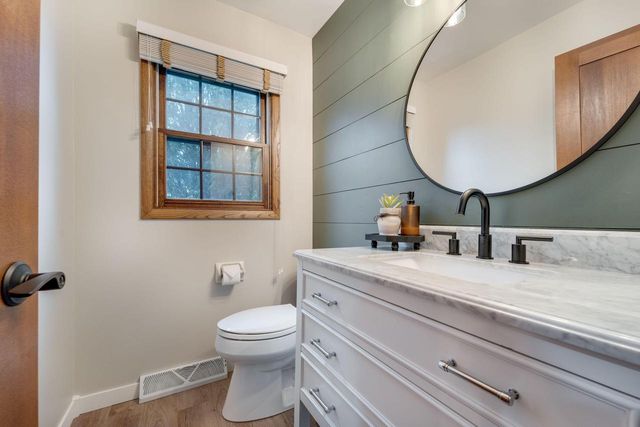 7932 112th AVENUE, Pleasant Prairie, WI 53158