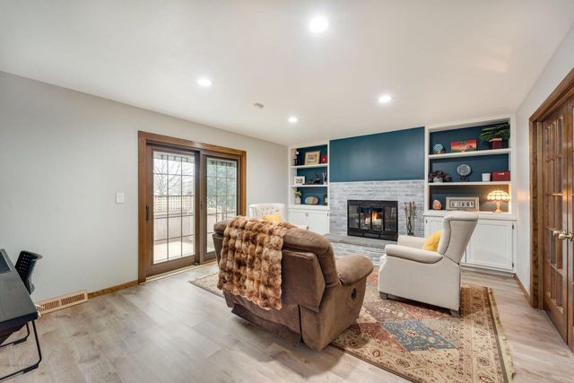 7932 112th AVENUE, Pleasant Prairie, WI 53158