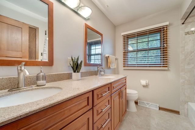 7932 112th AVENUE, Pleasant Prairie, WI 53158