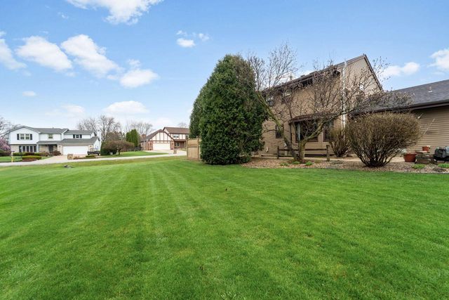 7932 112th AVENUE, Pleasant Prairie, WI 53158