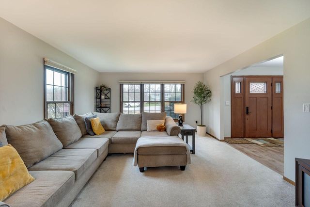 7932 112th AVENUE, Pleasant Prairie, WI 53158