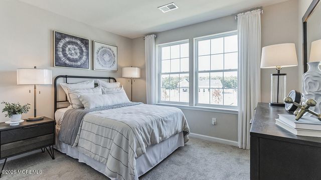 34 Mantoloking Drive, Jackson, NJ 08527