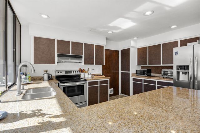 4827 NW 19TH PLACE, Gainesville, FL 32605