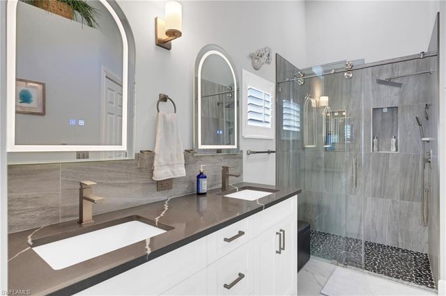 8670 Mustang DR, Naples, FL 34113