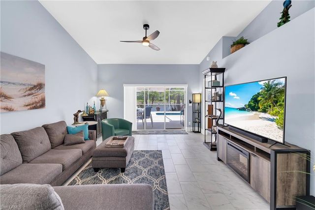 8670 Mustang DR, Naples, FL 34113