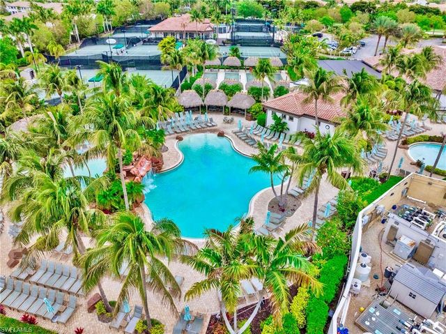 8670 Mustang DR, Naples, FL 34113