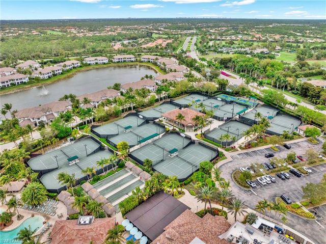 8670 Mustang DR, Naples, FL 34113