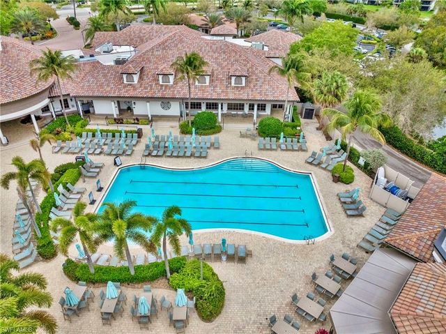 8670 Mustang DR, Naples, FL 34113