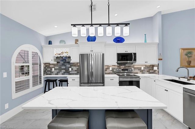 8670 Mustang DR, Naples, FL 34113