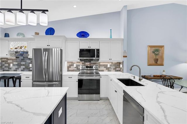 8670 Mustang DR, Naples, FL 34113