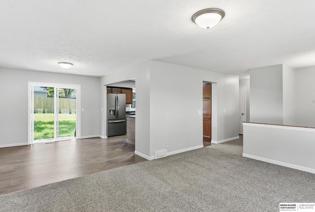 15123 Fieldcrest Drive, Omaha, NE 68154