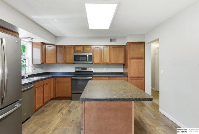 15123 Fieldcrest Drive, Omaha, NE 68154