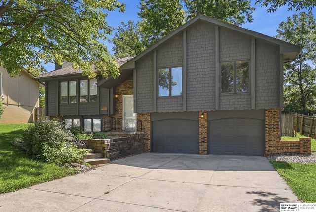 15123 Fieldcrest Drive, Omaha, NE 68154