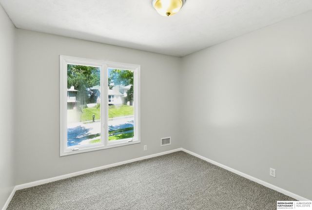 15123 Fieldcrest Drive, Omaha, NE 68154