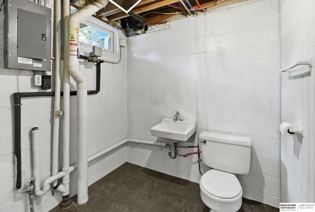 15123 Fieldcrest Drive, Omaha, NE 68154