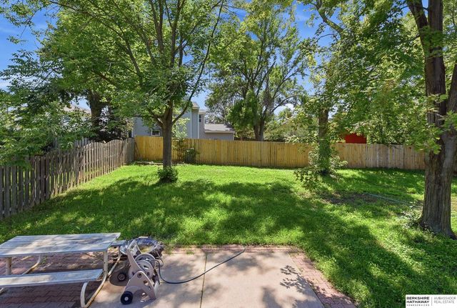 15123 Fieldcrest Drive, Omaha, NE 68154