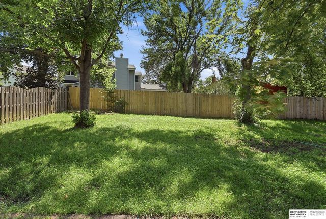 15123 Fieldcrest Drive, Omaha, NE 68154